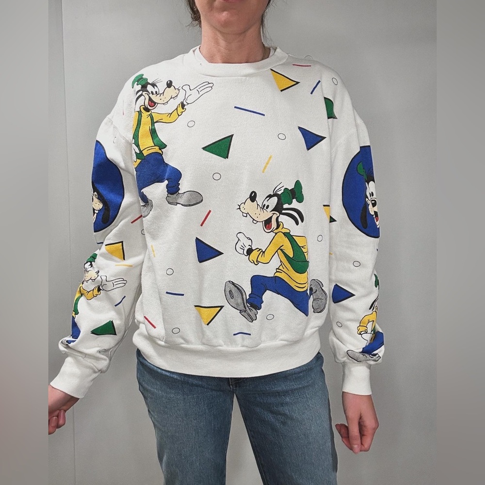 Vintage 90’s disney Goofy crewneck sweater/ sweatshirt- unisex size medium-large